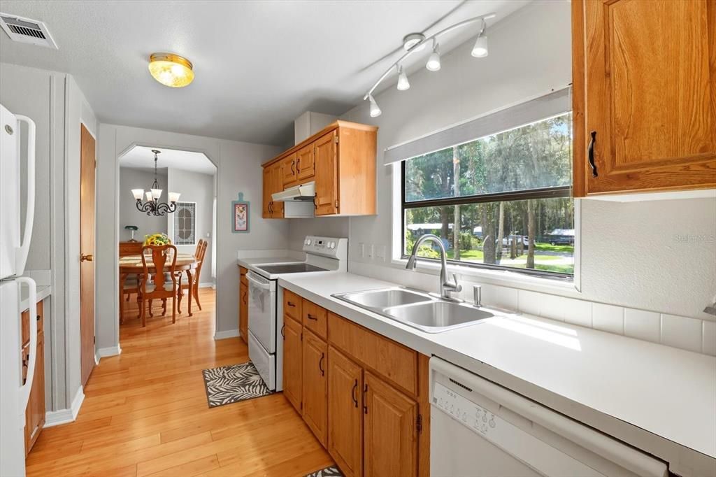 For Sale: $225,000 (3 beds, 2 baths, 1501 Square Feet)