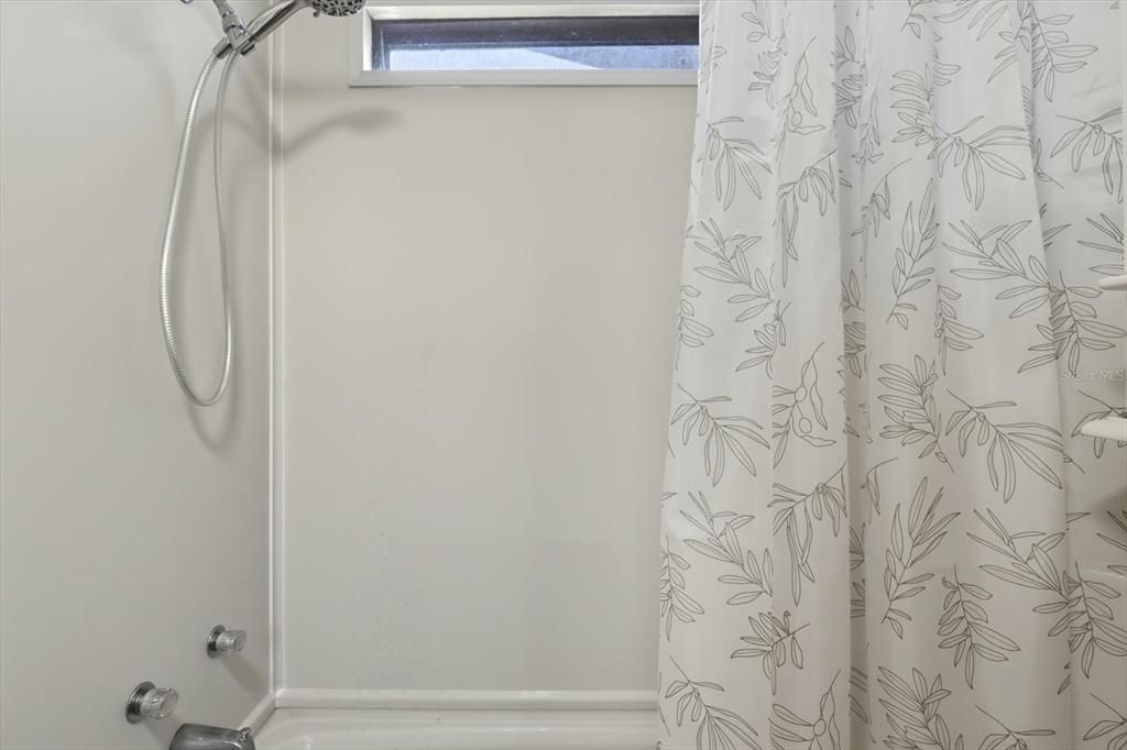 For Sale: $225,000 (3 beds, 2 baths, 1501 Square Feet)