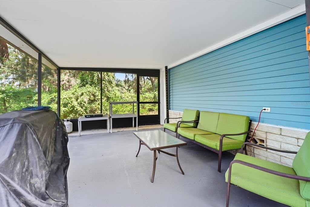 For Sale: $225,000 (3 beds, 2 baths, 1501 Square Feet)