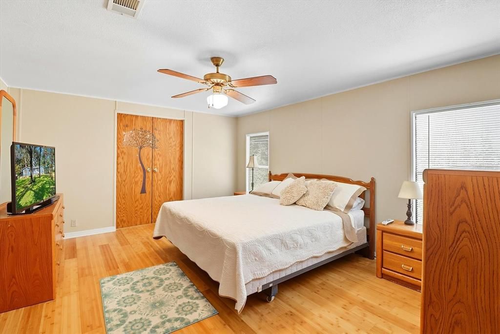 For Sale: $225,000 (3 beds, 2 baths, 1501 Square Feet)