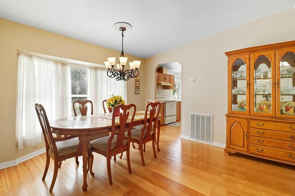 For Sale: $225,000 (3 beds, 2 baths, 1501 Square Feet)