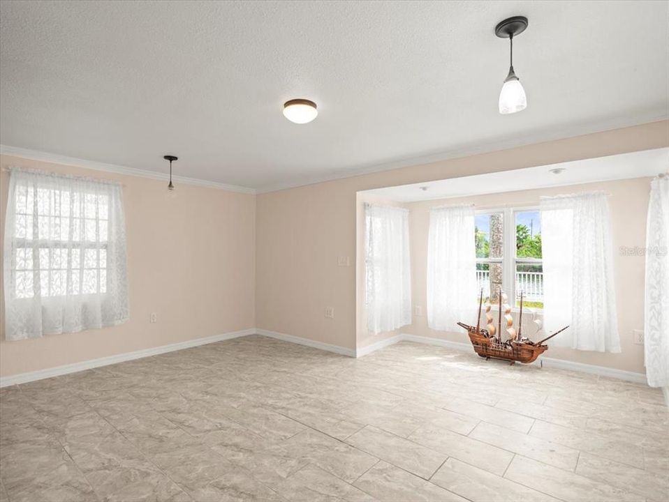 For Sale: $415,000 (3 beds, 2 baths, 1392 Square Feet)