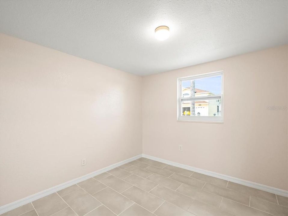 For Sale: $415,000 (3 beds, 2 baths, 1392 Square Feet)