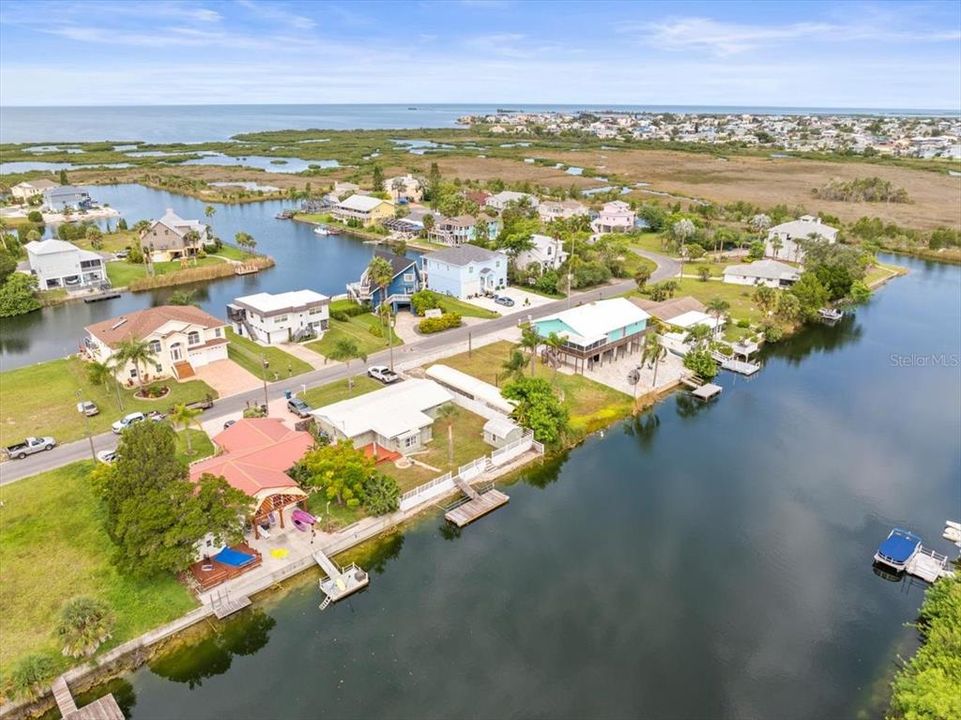 For Sale: $415,000 (3 beds, 2 baths, 1392 Square Feet)