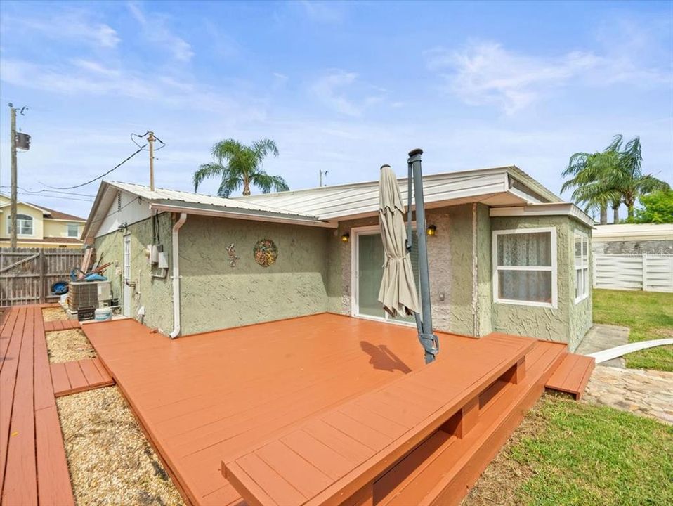 For Sale: $415,000 (3 beds, 2 baths, 1392 Square Feet)