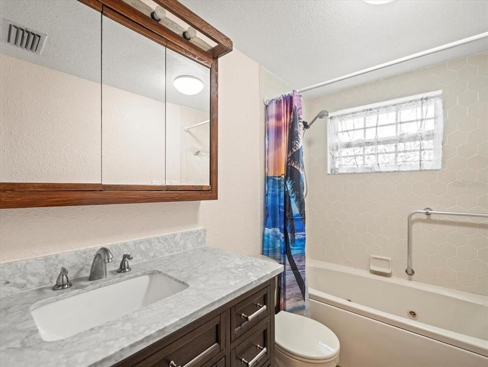 For Sale: $415,000 (3 beds, 2 baths, 1392 Square Feet)