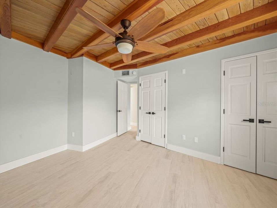 For Sale: $900,000 (3 beds, 2 baths, 2352 Square Feet)