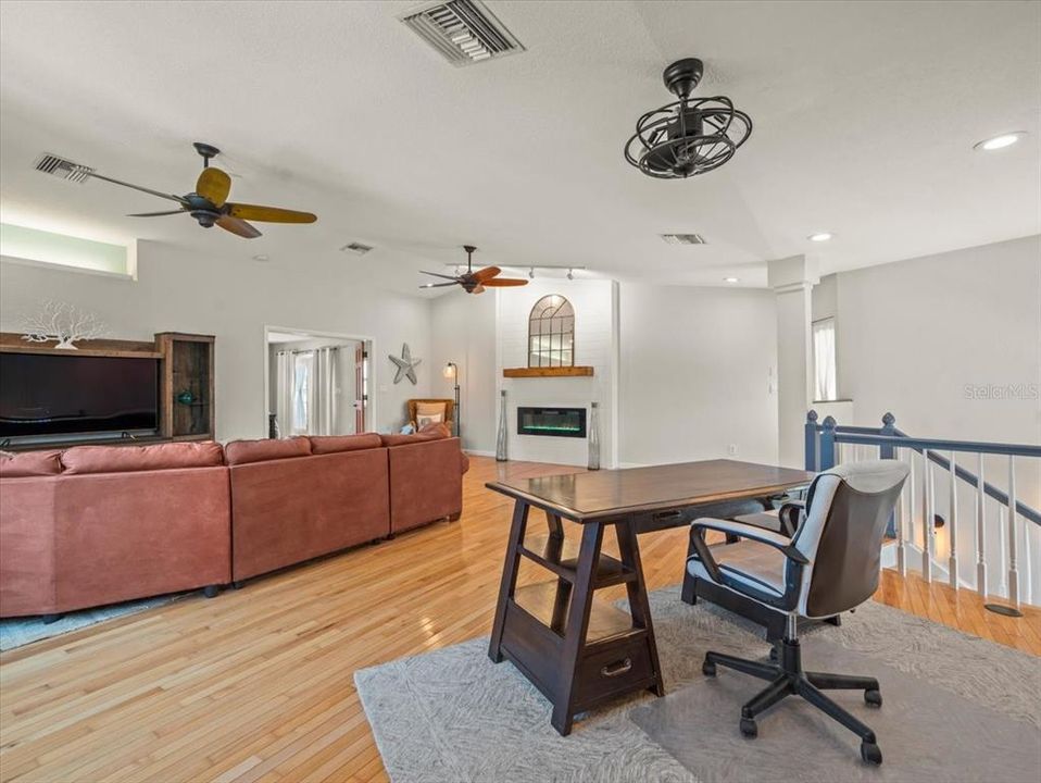 For Sale: $900,000 (3 beds, 2 baths, 2352 Square Feet)