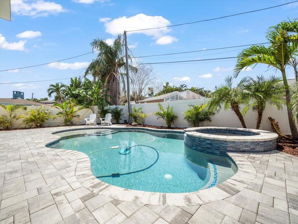 For Sale: $900,000 (3 beds, 2 baths, 2352 Square Feet)