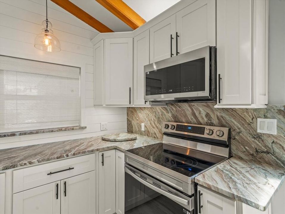 For Sale: $900,000 (3 beds, 2 baths, 2352 Square Feet)