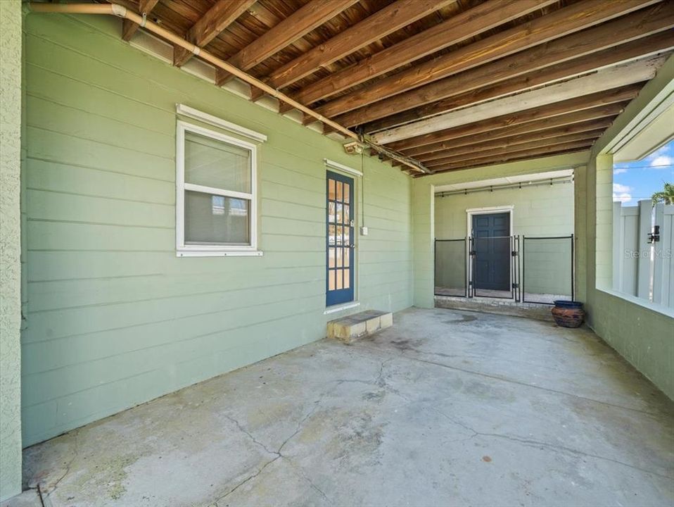 For Sale: $900,000 (3 beds, 2 baths, 2352 Square Feet)