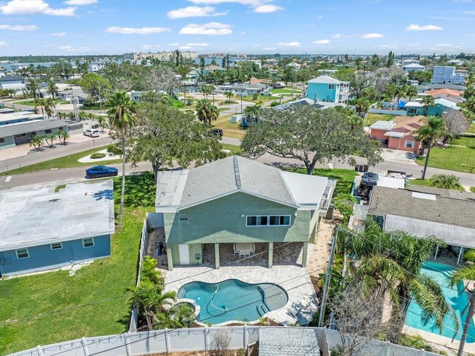 For Sale: $900,000 (3 beds, 2 baths, 2352 Square Feet)