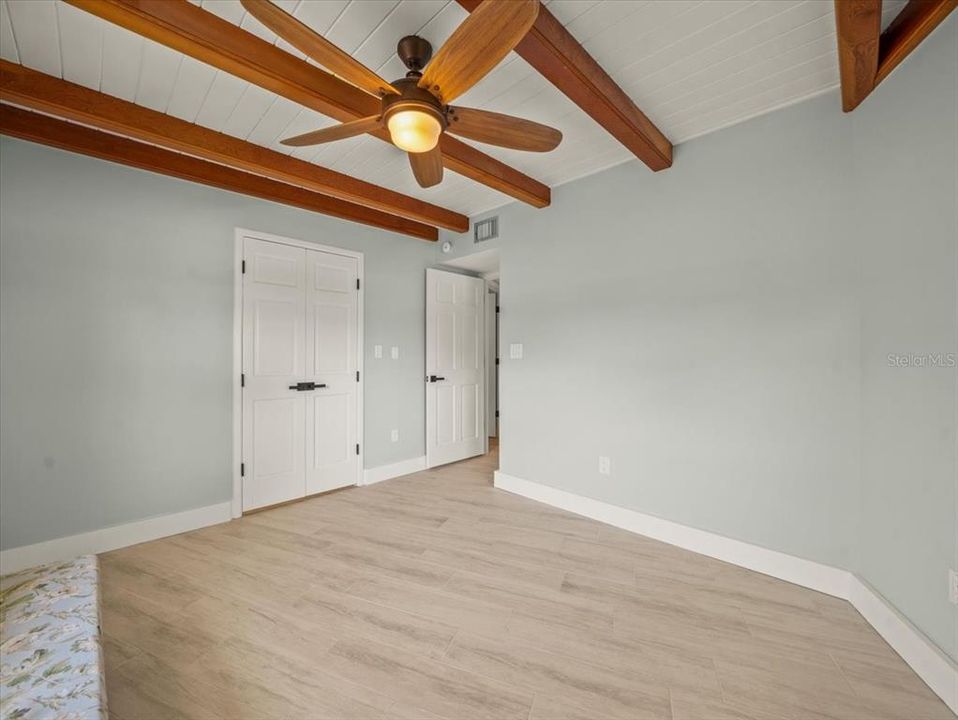 For Sale: $900,000 (3 beds, 2 baths, 2352 Square Feet)