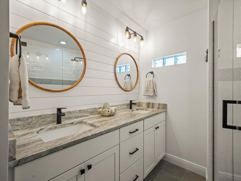 For Sale: $900,000 (3 beds, 2 baths, 2352 Square Feet)