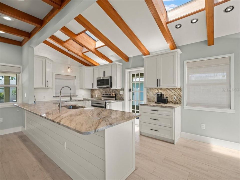 For Sale: $900,000 (3 beds, 2 baths, 2352 Square Feet)