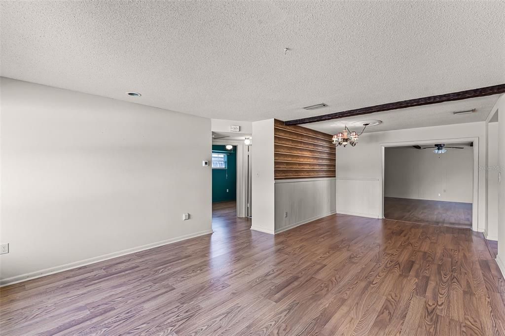 Active With Contract: $310,000 (3 beds, 2 baths, 1690 Square Feet)