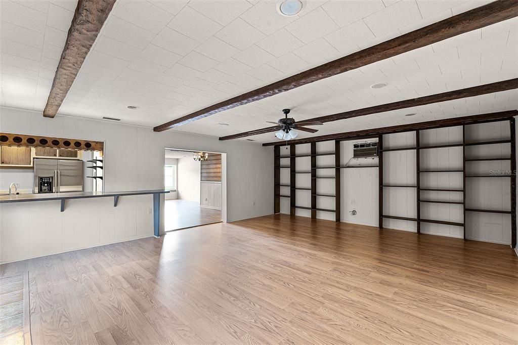 Active With Contract: $310,000 (3 beds, 2 baths, 1690 Square Feet)