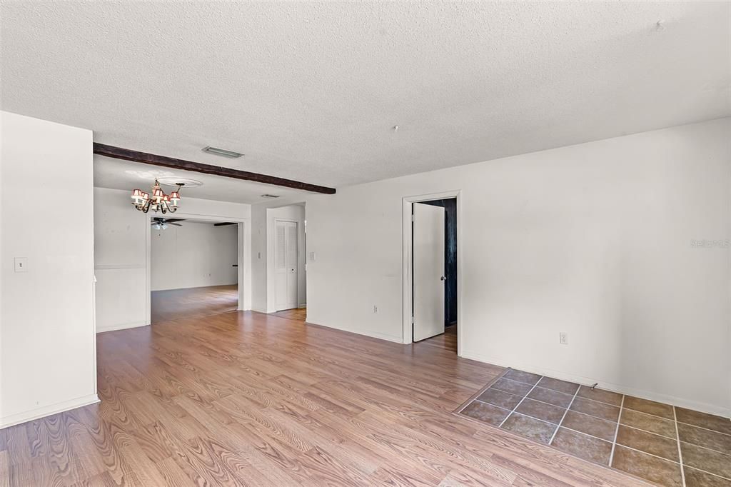 Active With Contract: $310,000 (3 beds, 2 baths, 1690 Square Feet)