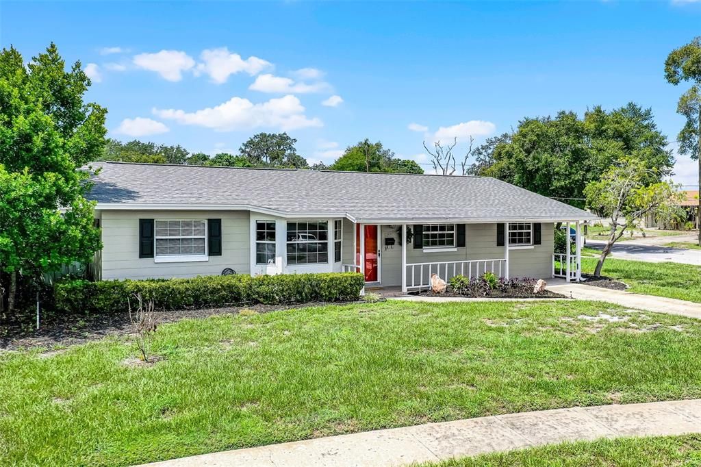 Active With Contract: $310,000 (3 beds, 2 baths, 1690 Square Feet)