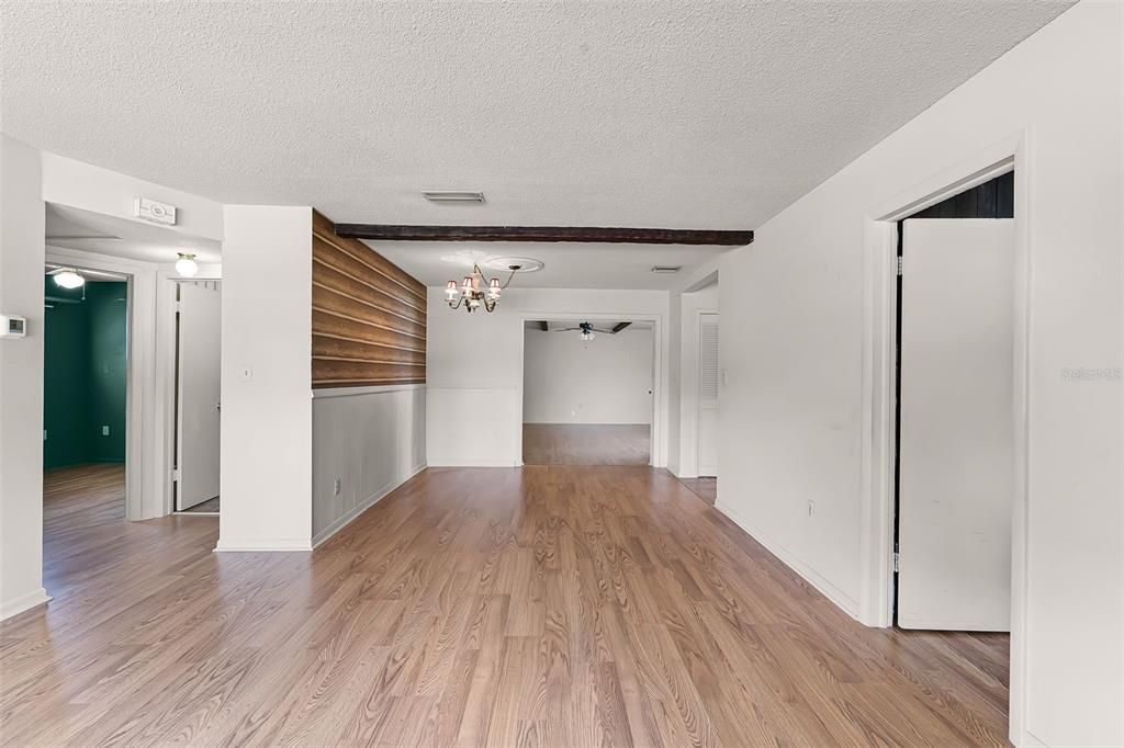 Active With Contract: $310,000 (3 beds, 2 baths, 1690 Square Feet)