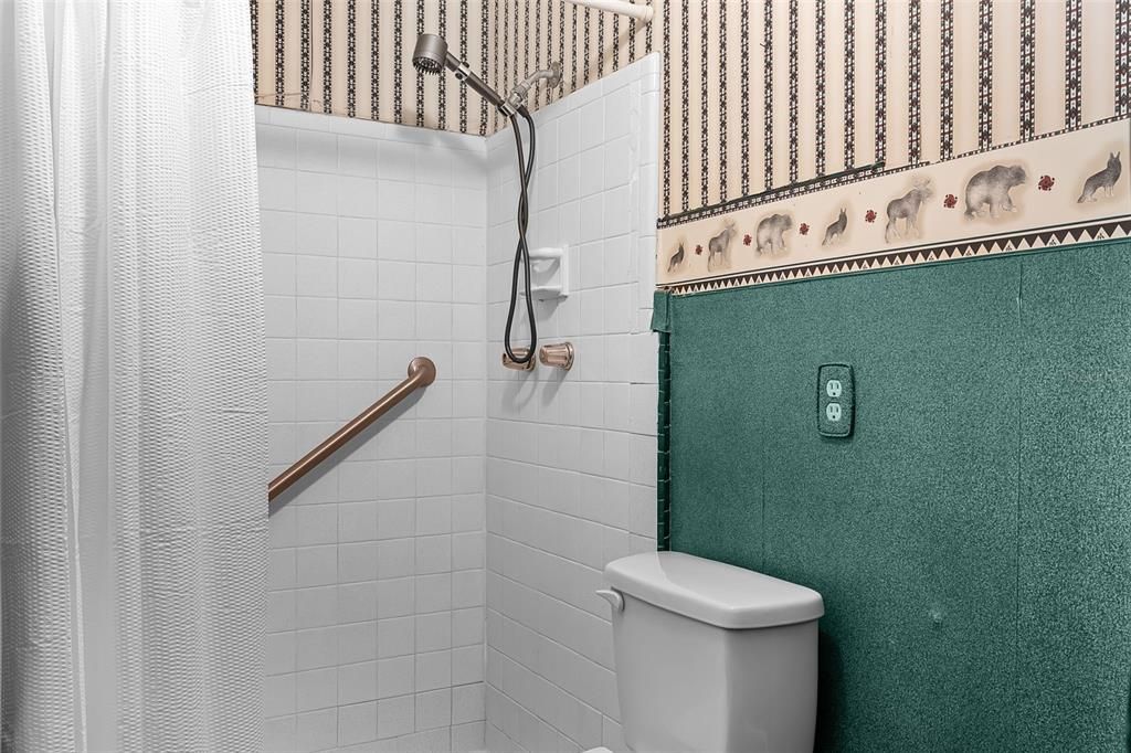 Active With Contract: $310,000 (3 beds, 2 baths, 1690 Square Feet)