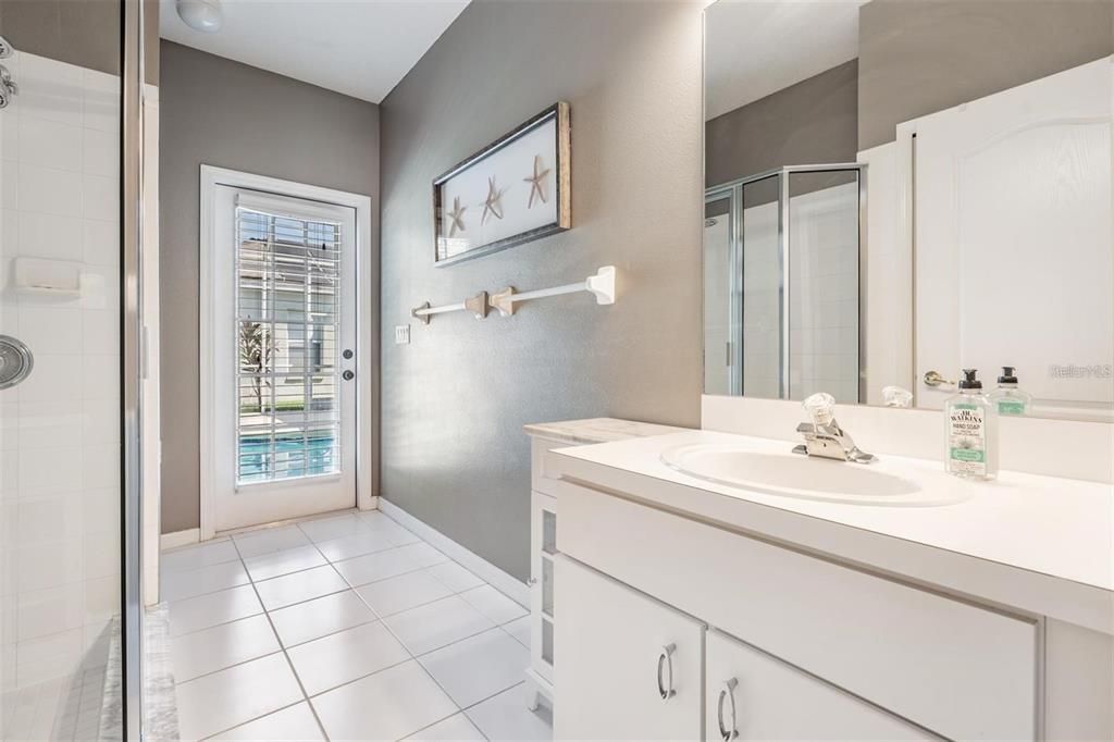 合同活跃: $2,900 (4 贝兹, 3 浴室, 2472 平方英尺)