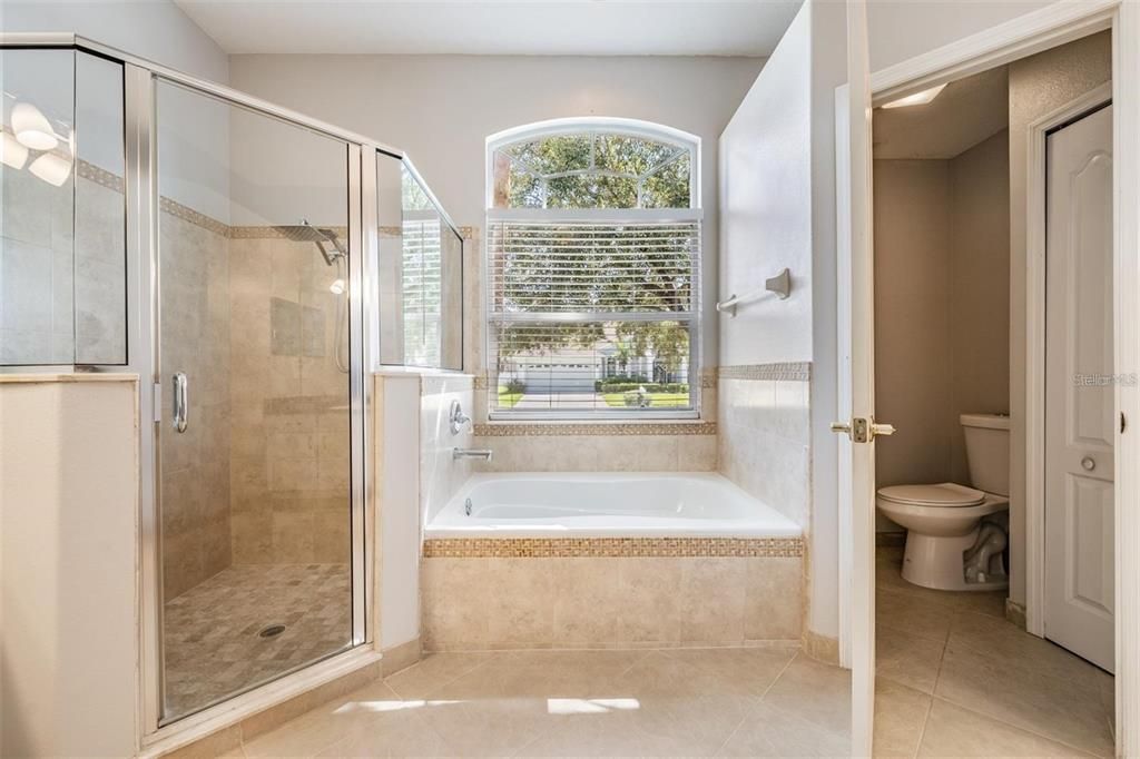 合同活跃: $2,900 (4 贝兹, 3 浴室, 2472 平方英尺)