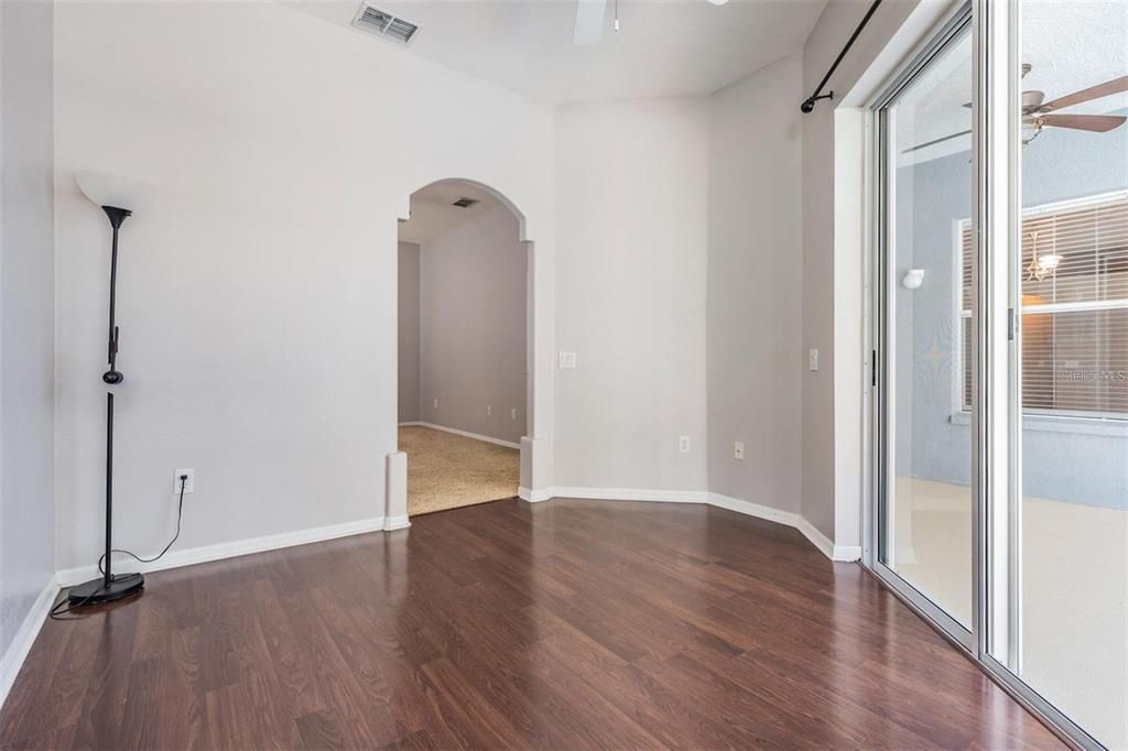 合同活跃: $2,900 (4 贝兹, 3 浴室, 2472 平方英尺)