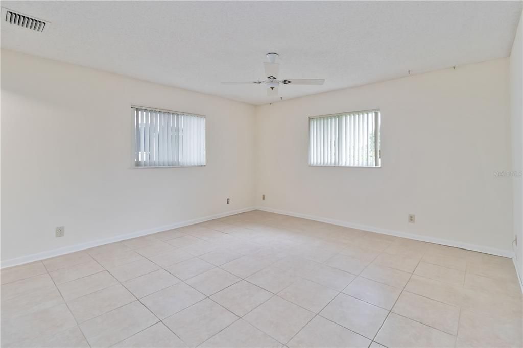 待售: $410,000 (2 贝兹, 2 浴室, 1587 平方英尺)