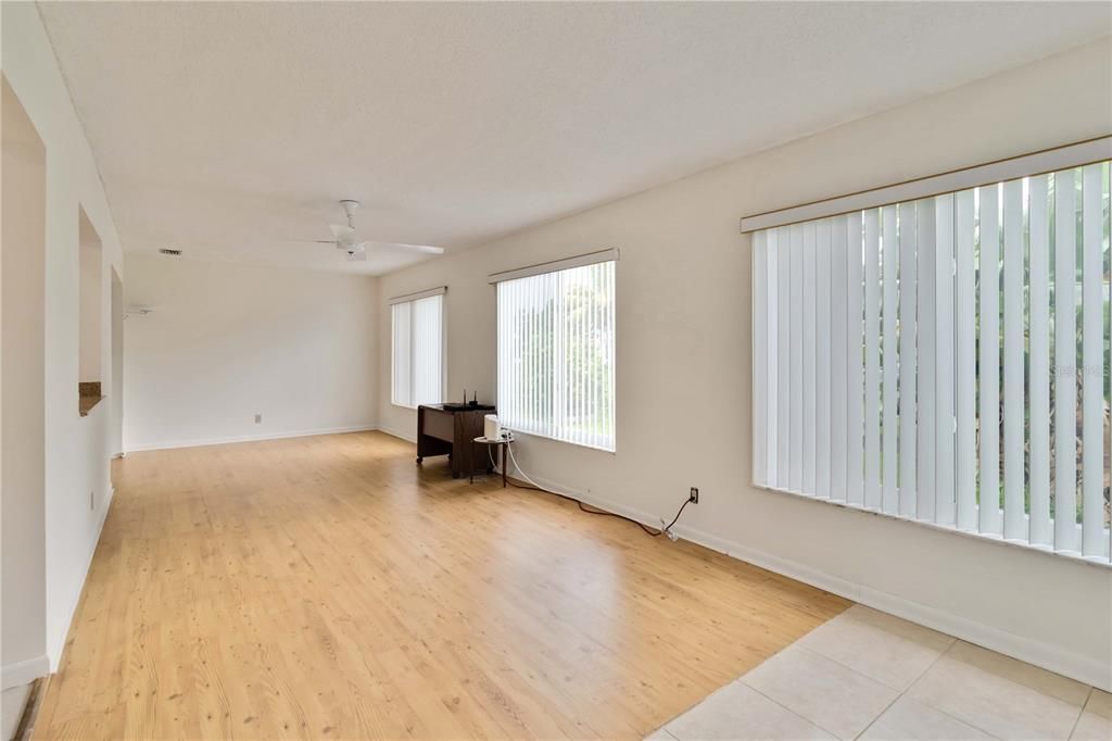 待售: $410,000 (2 贝兹, 2 浴室, 1587 平方英尺)