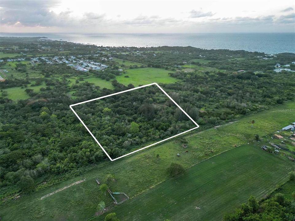 待售: $350,000 (2.90 acres)