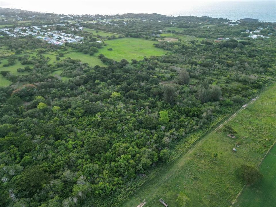 待售: $350,000 (2.90 acres)