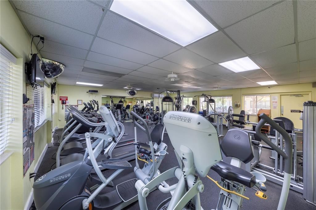 For Rent: $3,100 (2 beds, 2 baths, 940 Square Feet)