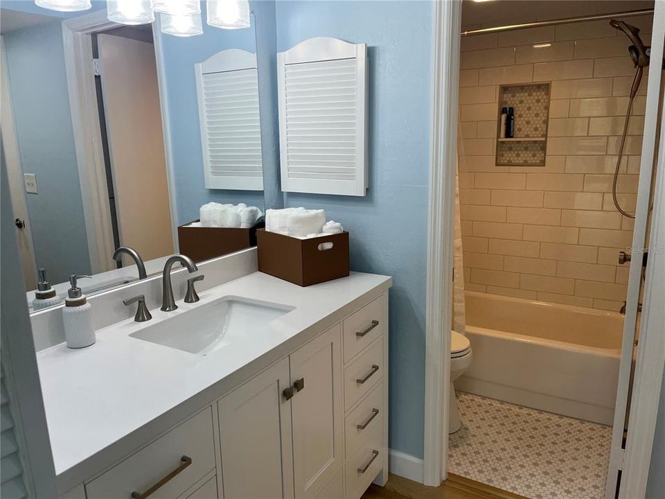 For Rent: $3,100 (2 beds, 2 baths, 940 Square Feet)