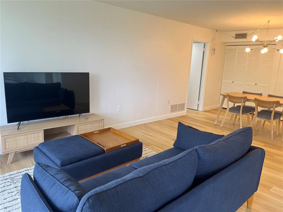 For Rent: $3,100 (2 beds, 2 baths, 940 Square Feet)