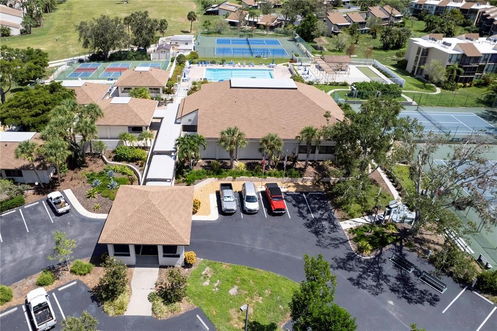 For Rent: $3,100 (2 beds, 2 baths, 940 Square Feet)