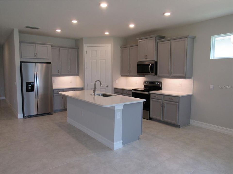 出租: $2,795 (3 贝兹, 2 浴室, 2038 平方英尺)