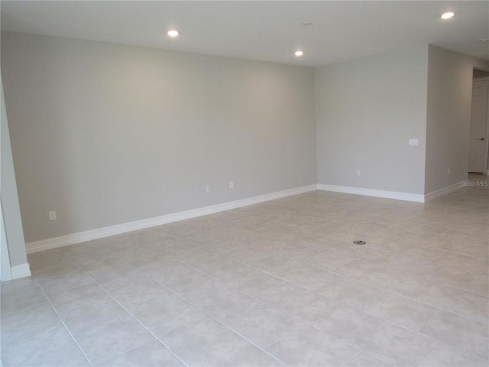 出租: $2,795 (3 贝兹, 2 浴室, 2038 平方英尺)