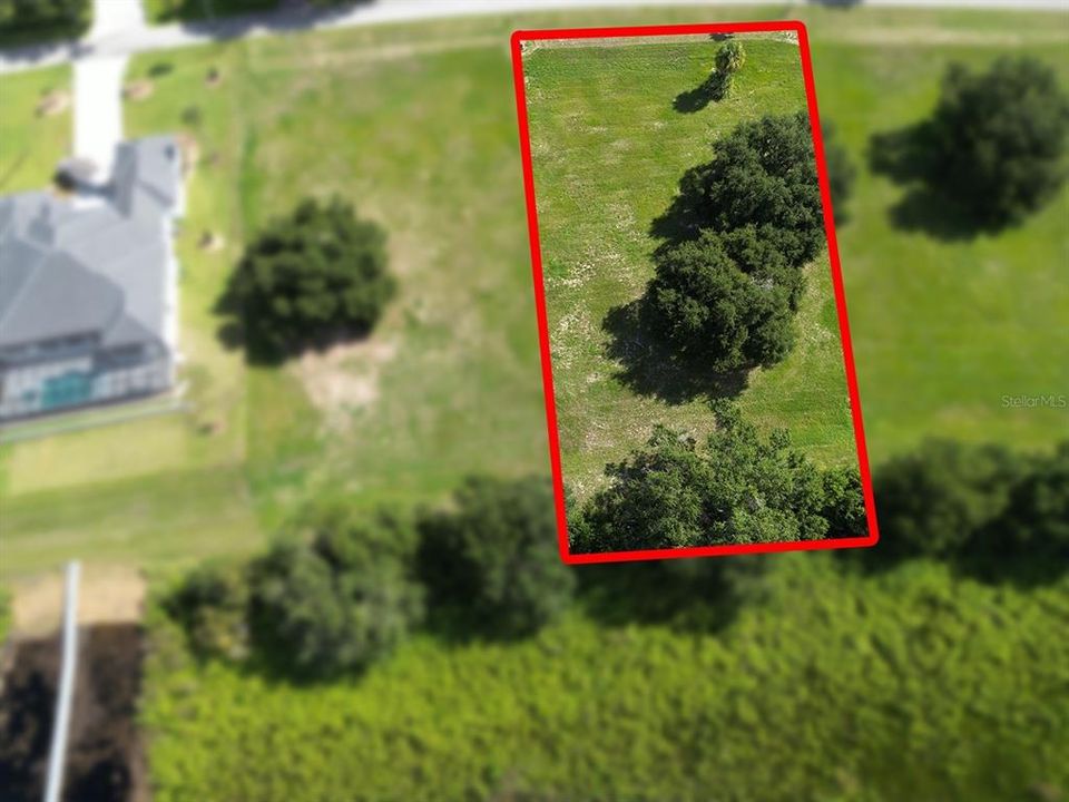 На продажу: $300,000 (0.74 acres)