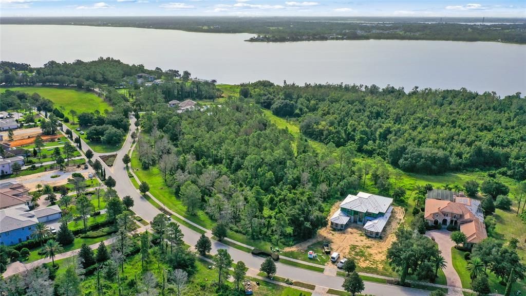 Activo con contrato: $595,000 (1.65 acres)