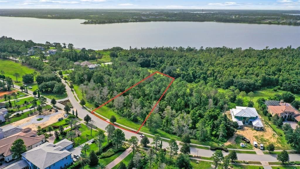 Activo con contrato: $595,000 (1.65 acres)