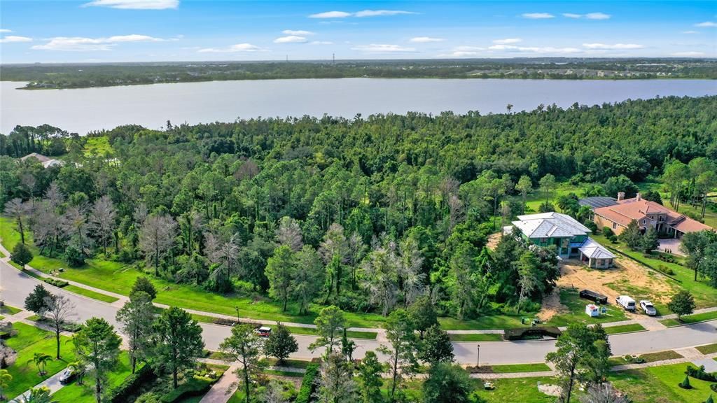 Activo con contrato: $595,000 (1.65 acres)