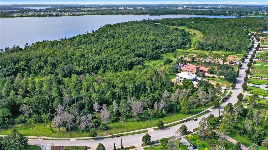 Activo con contrato: $595,000 (1.65 acres)