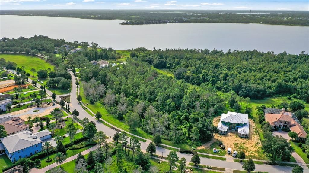 Activo con contrato: $595,000 (1.65 acres)