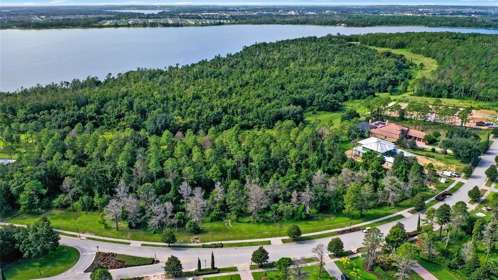 Activo con contrato: $595,000 (1.65 acres)