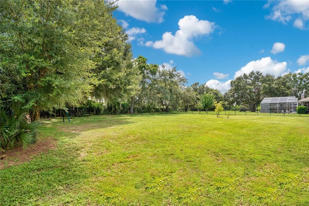 For Sale: $850,000 (5 beds, 3 baths, 4127 Square Feet)