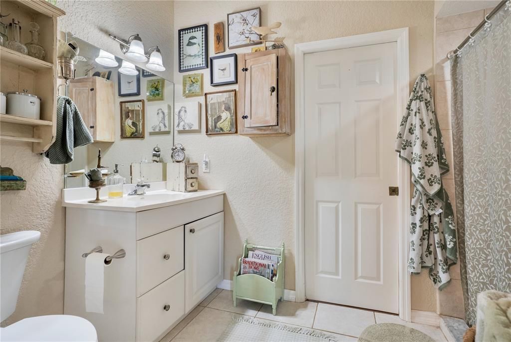 For Sale: $850,000 (5 beds, 3 baths, 4127 Square Feet)