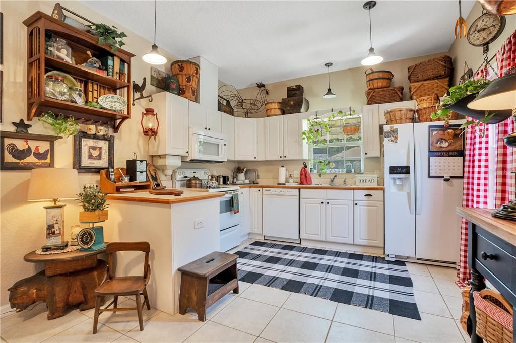 For Sale: $850,000 (5 beds, 3 baths, 4127 Square Feet)