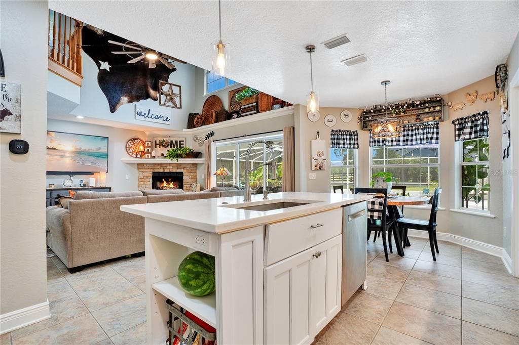 For Sale: $850,000 (5 beds, 3 baths, 4127 Square Feet)