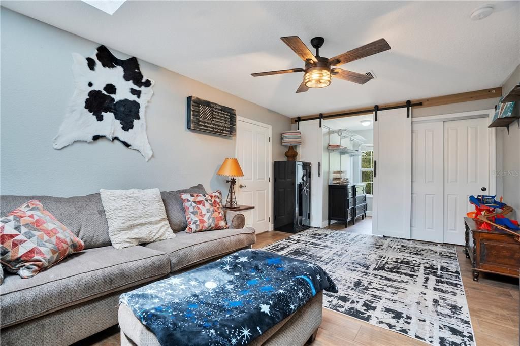 For Sale: $850,000 (5 beds, 3 baths, 4127 Square Feet)